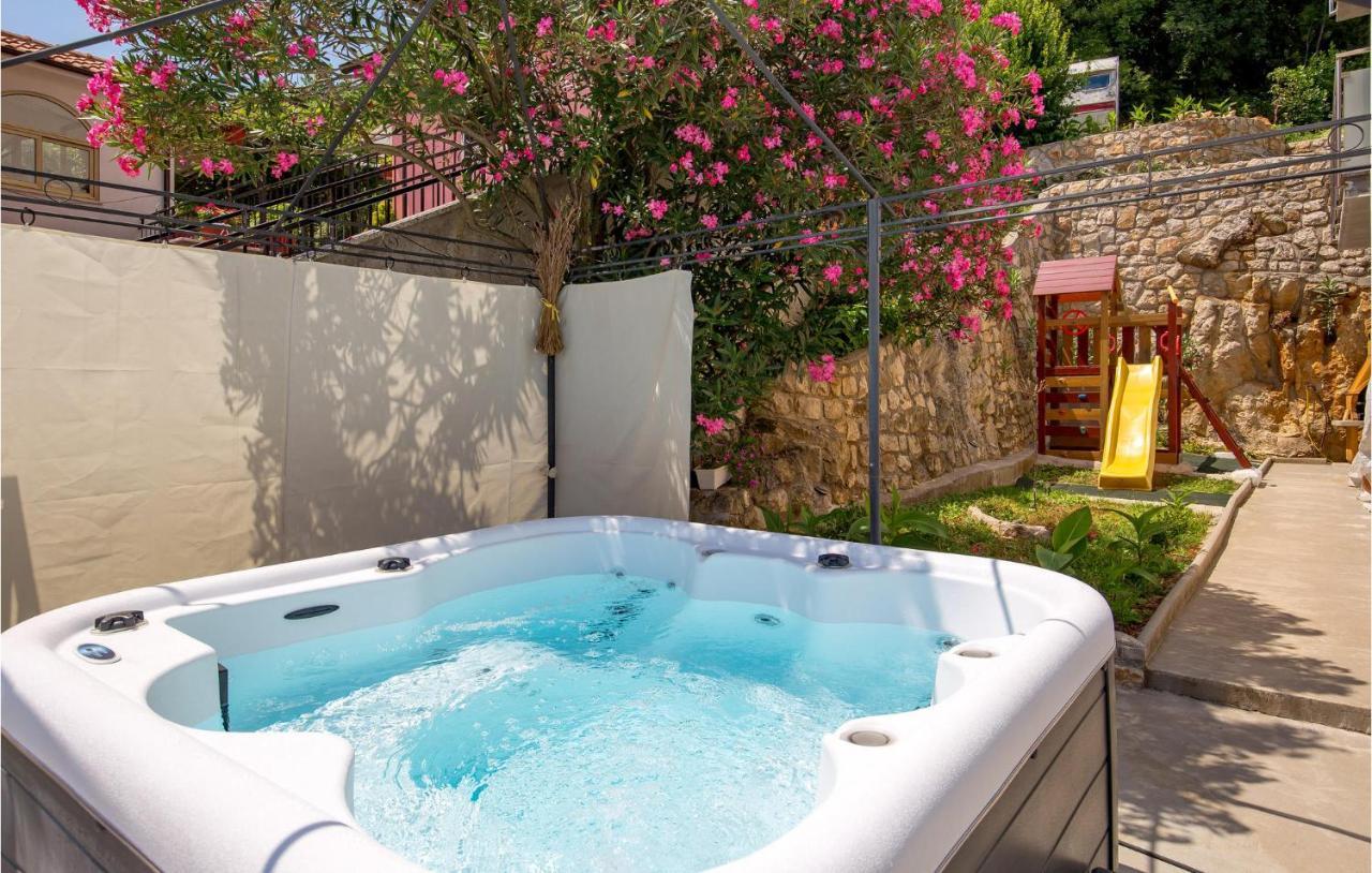 1 Bedroom Gorgeous Apartment In Moscenicka Draga Exterior foto
