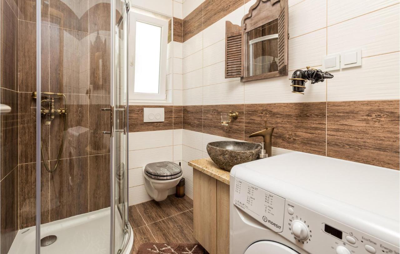 1 Bedroom Gorgeous Apartment In Moscenicka Draga Exterior foto