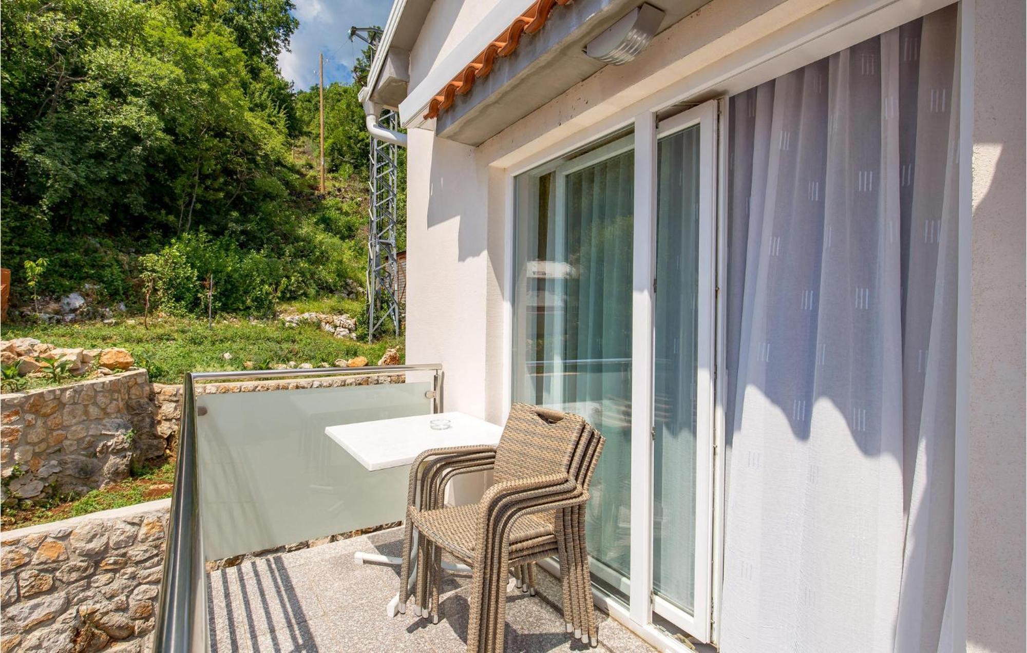 1 Bedroom Gorgeous Apartment In Moscenicka Draga Exterior foto